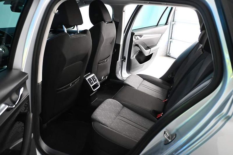 Škoda Octavia (2021) 2.0 FIRST EDITION LED Tažné Ma - fotka 8 z 33