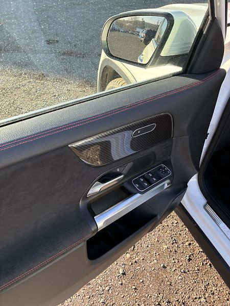 Mercedes-Benz GLB (2024) 200d 4MATIC - fotka 13 z 14