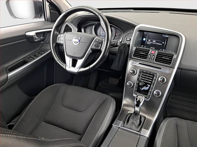 Volvo XC60 (2015) D4 AWD, 4X4, Automat - fotka 7 z 21