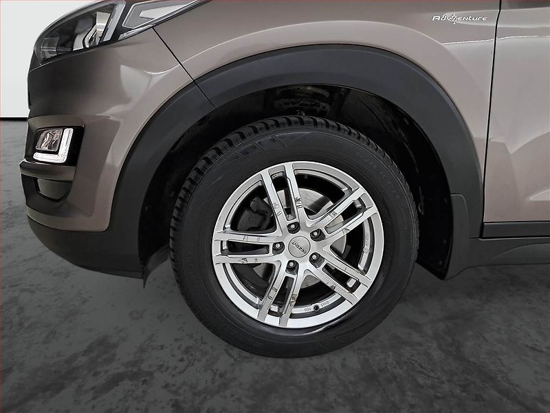 Hyundai Tucson (2020) 1.6 T-GDI, Automat, Serv.kniha - fotka 15 z 17