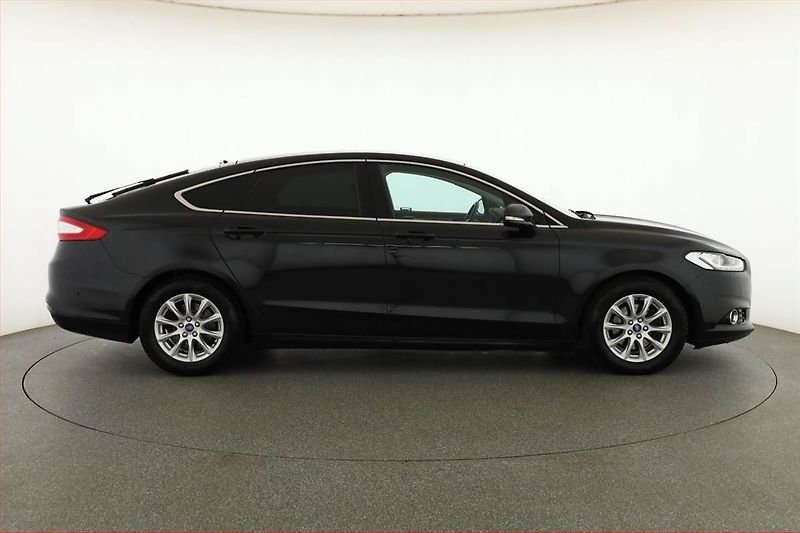 Ford Mondeo (2015) 2.0 TDCI, Serv.kniha, Navi - fotka 6 z 14