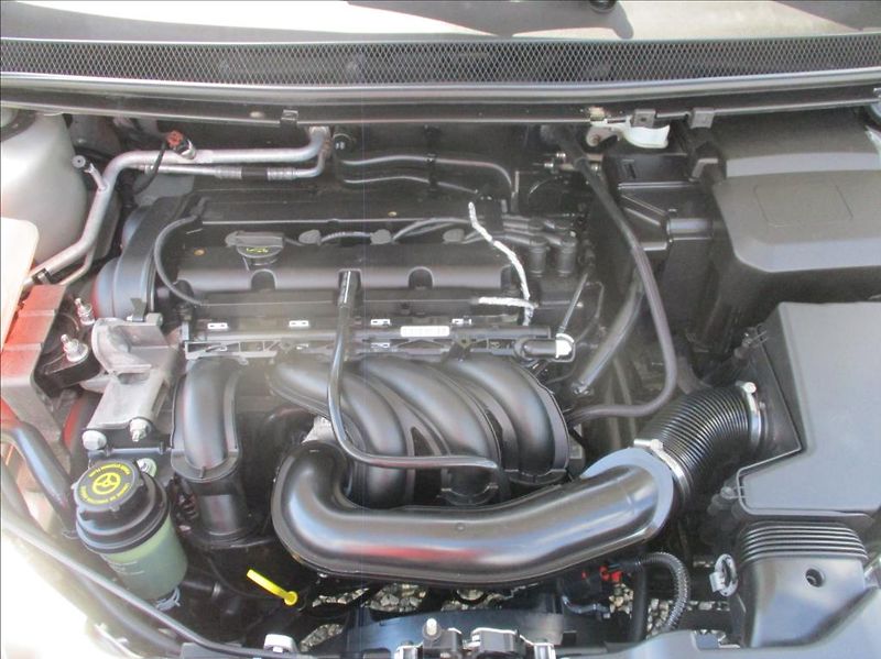 Ford Focus 1,6 i, klima, serv. kniha, - fotka 28 z 33