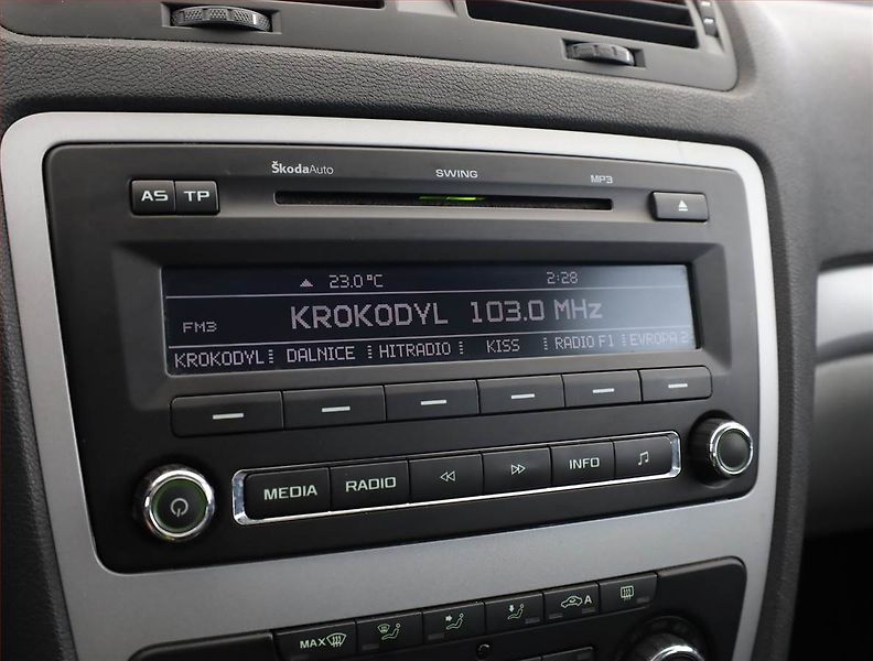 Škoda Octavia (2012) 1.4 TSI, ČR,1.maj, po STK - fotka 12 z 17