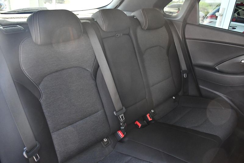 Hyundai i30 1,0T-GDi FAMILY SMART DCT ČR  - fotka 17 z 48