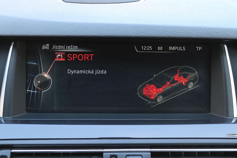 BMW Řada 5 530D XDRIVE F10 190kW - fotka 32 z 50