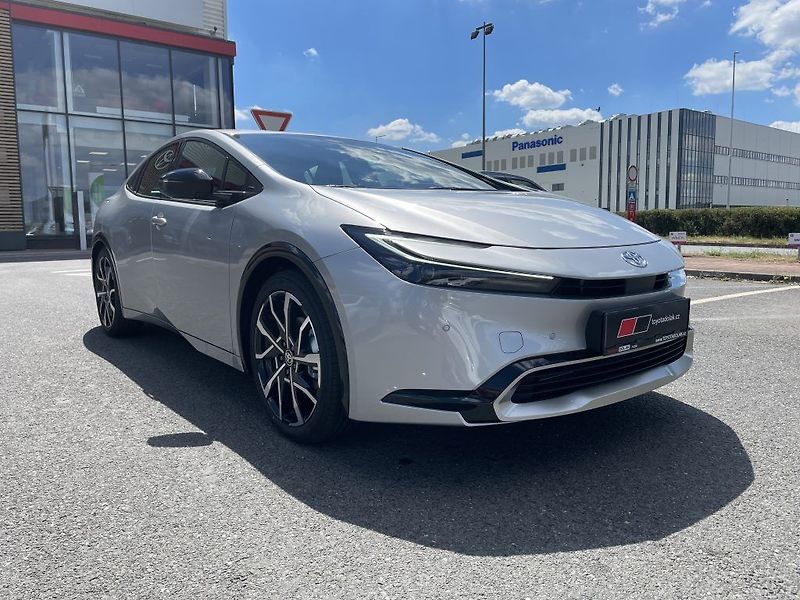 Toyota Prius 2.0 Plug-in Hybrid Prestige - fotka 1 z 30