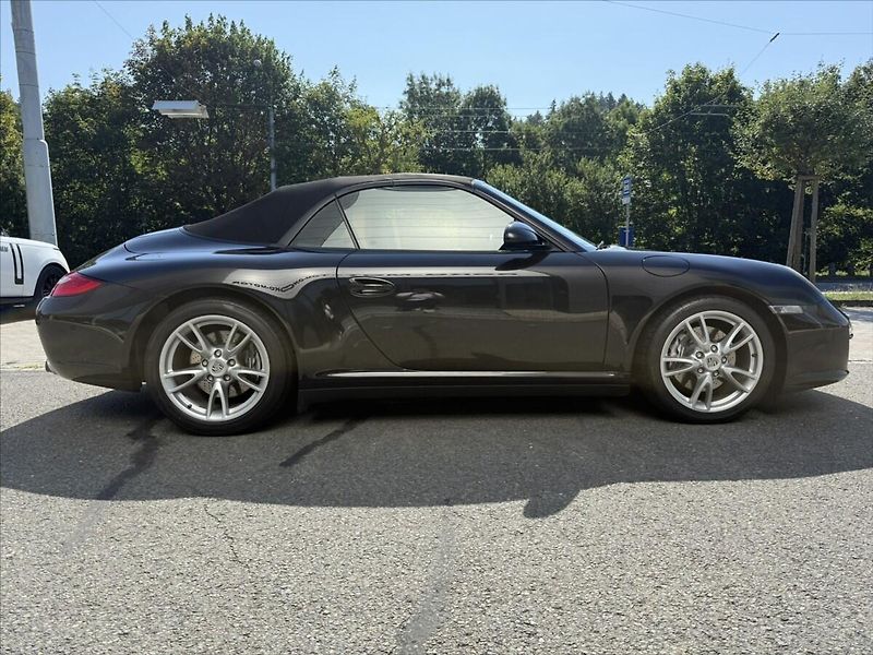 Porsche 911 3,6   Carrera 4 Cabrio (997/2) - fotka 6 z 26