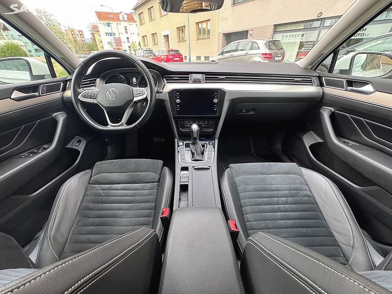 Volkswagen Passat 1.5TSi 110kW DSG ČR - fotka 14 z 28