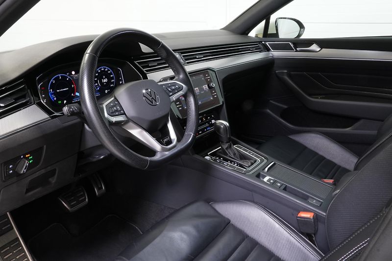 Volkswagen Passat 2.0TDI 147kW,4mot,R-LINE,tažné - fotka 14 z 31