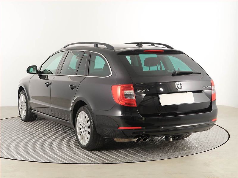 Škoda Superb (2013) Ambition Plus 2.0 TDI, Automat - fotka 4 z 17