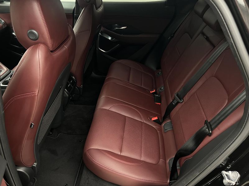 Jaguar E-Pace P200 S AWD AUT CZ - fotka 6 z 46