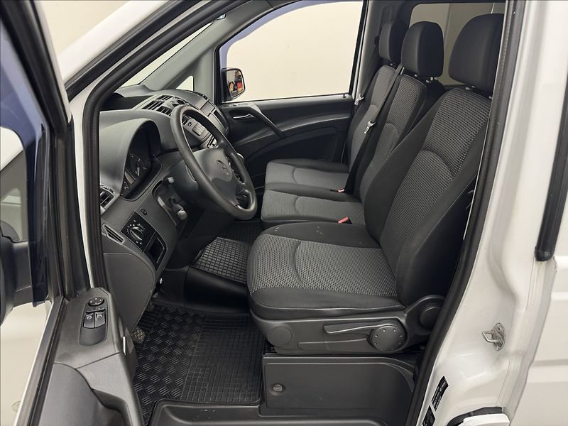Mercedes-Benz Vito 2,1 CDI AC TAŽNÉ VELKÝ SERVIS - fotka 21 z 30