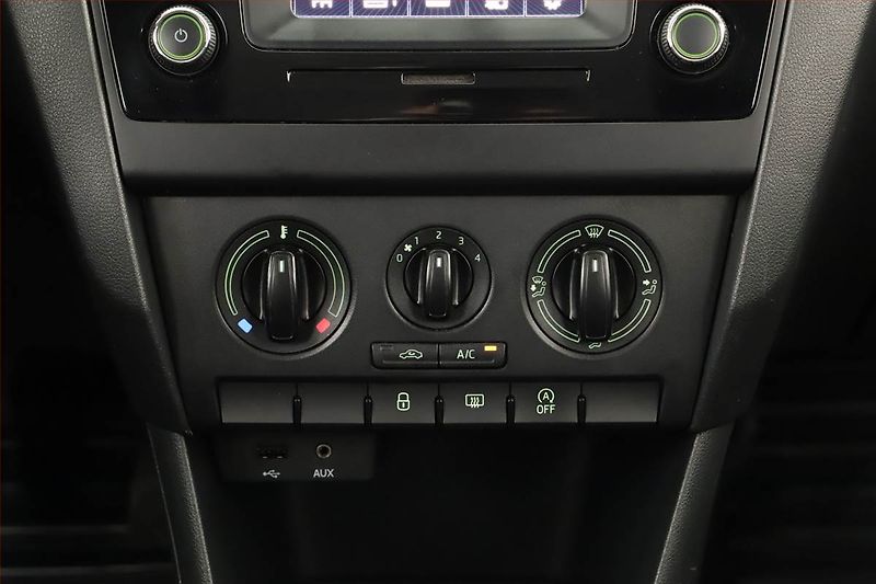 Škoda Rapid (2016) Spaceback 1.2 TSI, Tempomat - fotka 12 z 14