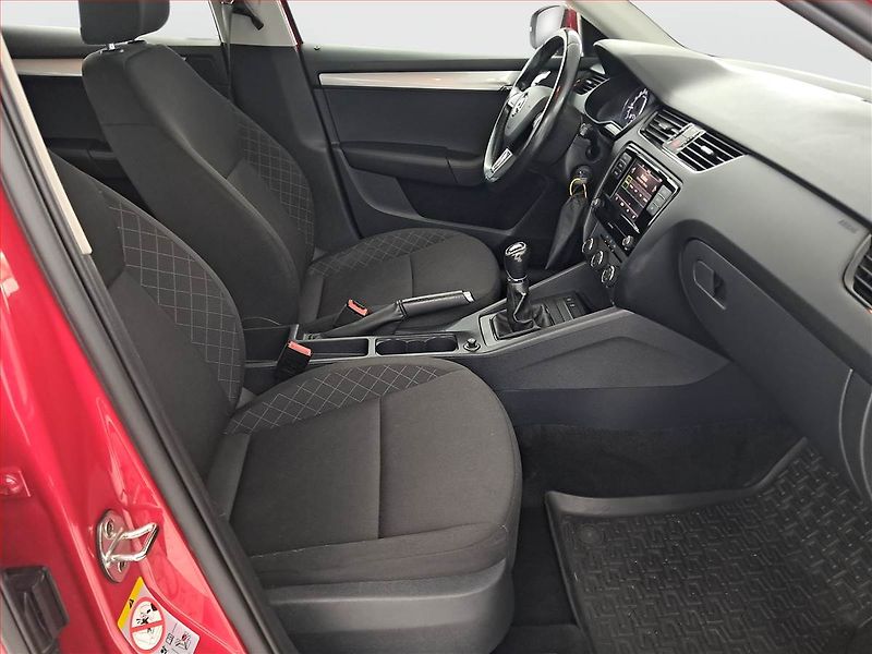 Škoda Octavia (2019) Ambition 1.6 TDI, Tempomat - fotka 9 z 17