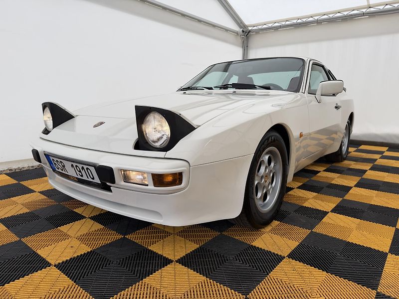 Porsche 944 - fotka 2 z 47