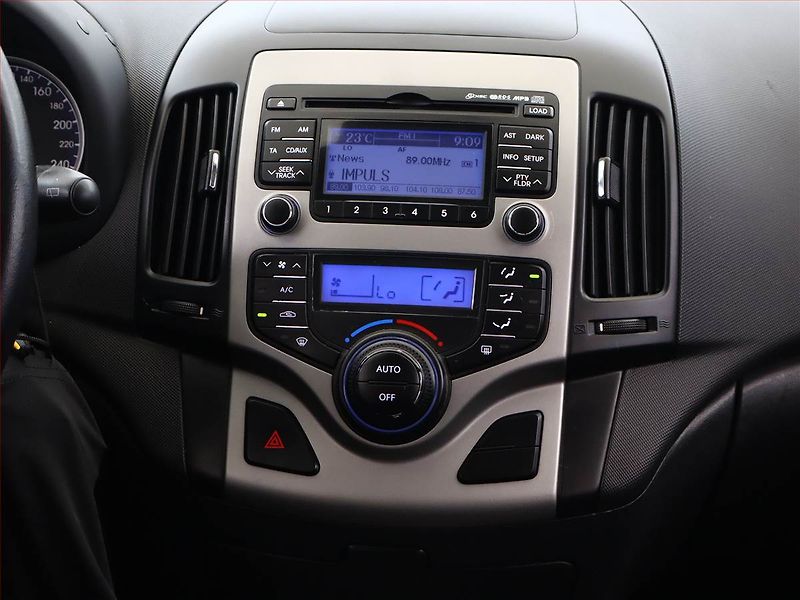 Hyundai i30 (2009) 1.6 CVVT, nová STK - fotka 10 z 15