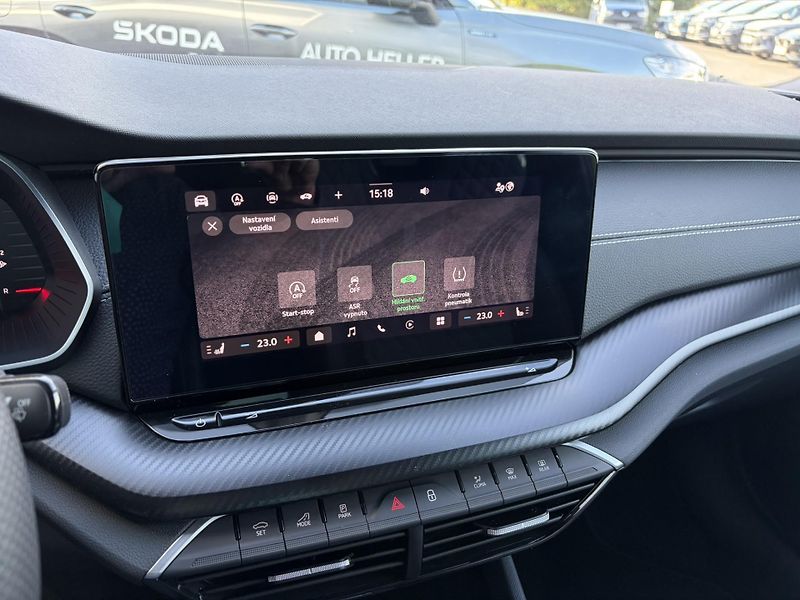 Škoda Octavia 1.5TSi Sportline  DSG 110kW - fotka 21 z 23