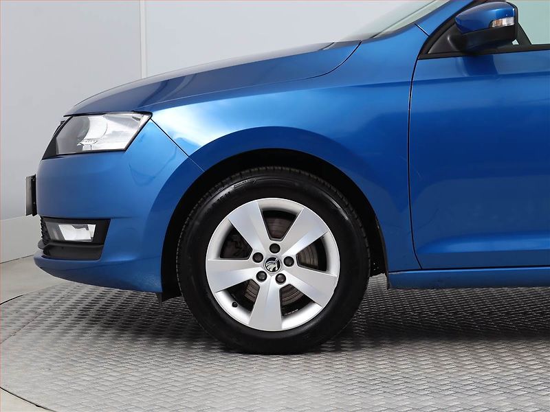 Škoda Rapid (2019) Spaceback 1.0 TSI - fotka 12 z 13
