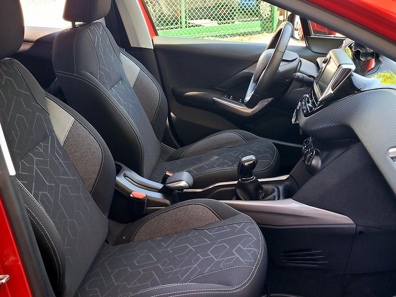 Peugeot 2008 SERV.KNIHA, ROZVODY, ČR - fotka 26 z 44