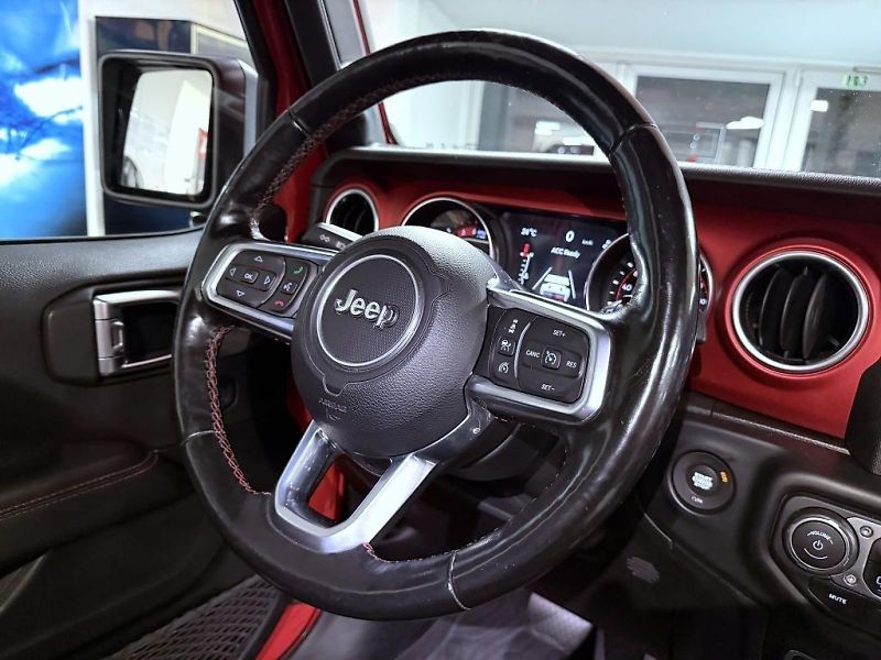 Jeep Wrangler (2019) Unlimited JL 2.2 CRD 200k AT8 - fotka 18 z 21