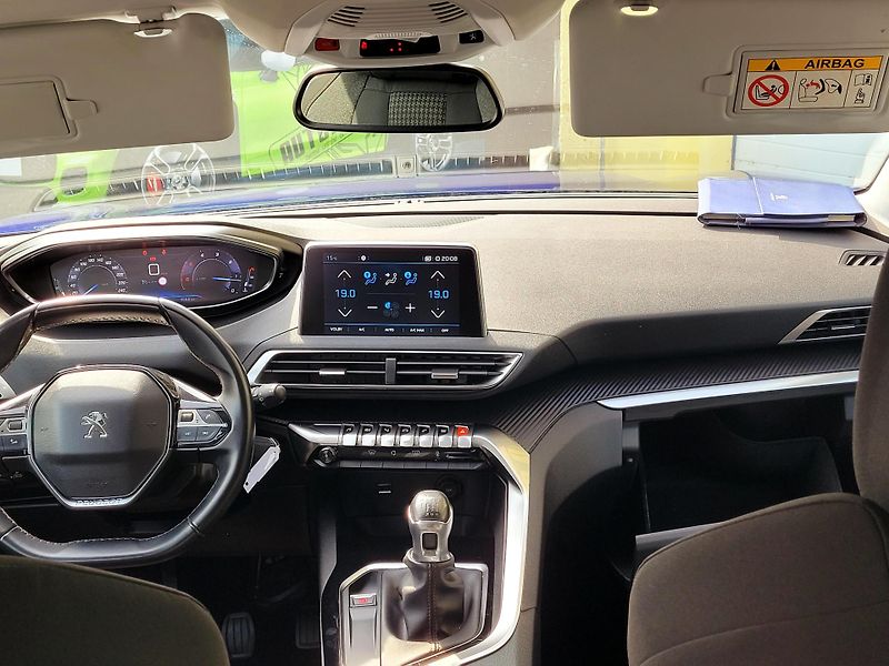 Peugeot 3008 HDi 96kW NAVi, BUSINESS - fotka 33 z 49