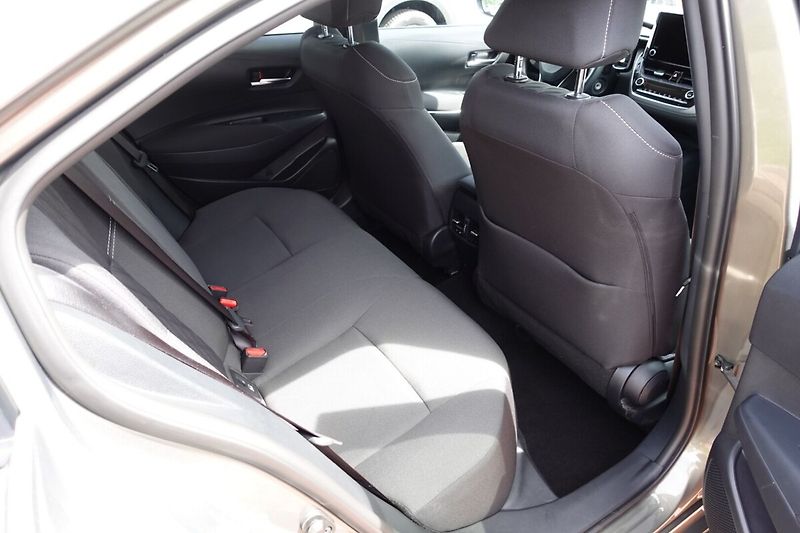 Toyota Corolla 1.5TNGA 125 - 6 MT Comfort + S - fotka 13 z 32