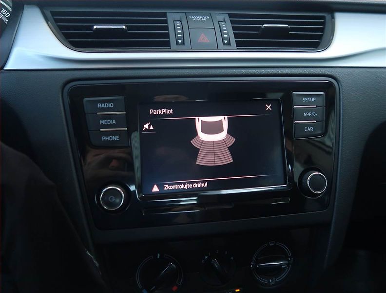 Škoda Rapid (2017) 1.0 TSI, Park. senzory - fotka 19 z 19