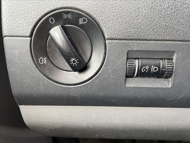 Volkswagen Transporter T5*1,9 TDI*3 místný*tažné*zahr - fotka 14 z 24