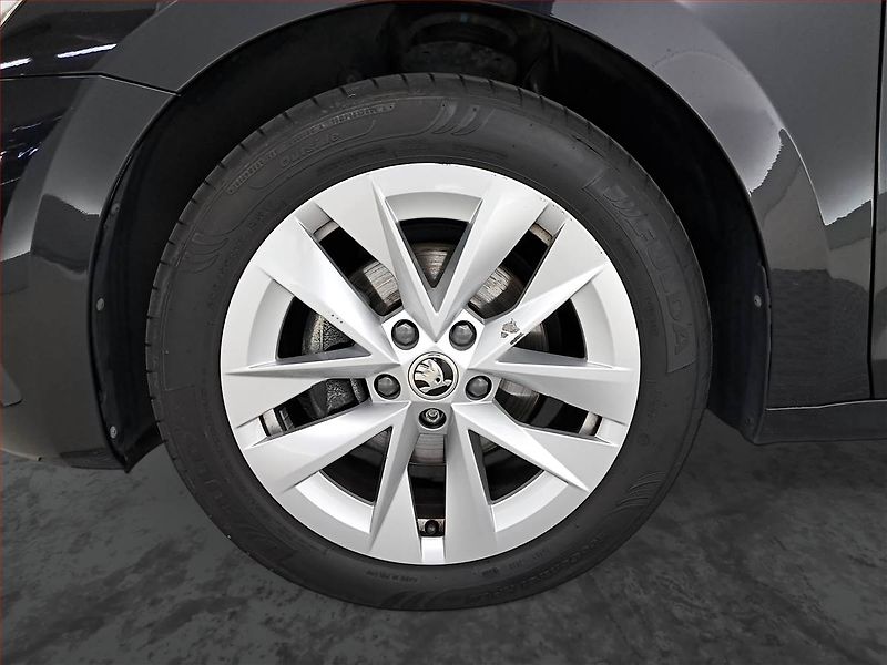 Škoda Octavia (2022) 2.0 TDI, Automat, ČR,1.maj - fotka 15 z 17
