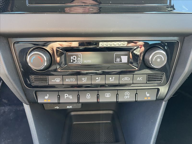 Škoda Rapid 1,2 TSi 66kw Style Radar Klima - fotka 21 z 37