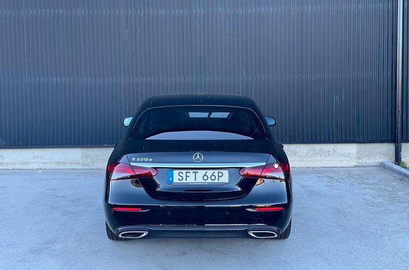 Mercedes-Benz Třídy E 220 d Avantgarde Kamera  - fotka 9 z 19
