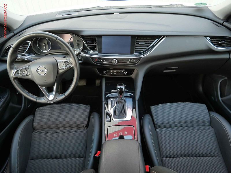 Opel Insignia (2019) 2.0 CDTi, Ultimate, AT, LED - fotka 8 z 26
