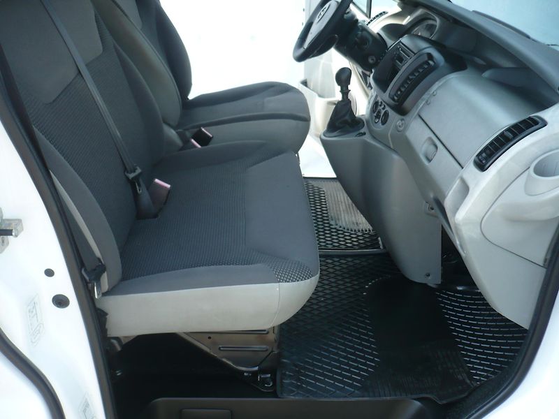 Opel Vivaro 2.0DCI 66Kw Klima L1H1 - fotka 16 z 21