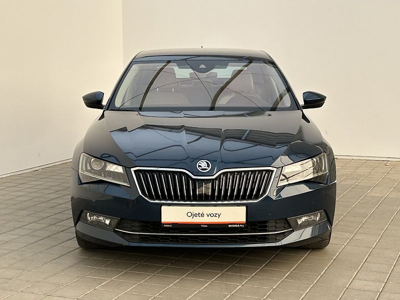 Škoda Superb 2.0 TDI Style - fotka 4 z 30