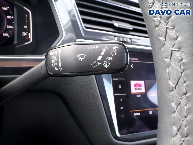Volkswagen Tiguan Allspace 2,0 TSI 140kW DSG 4M DPH IQ - fotka 21 z 36