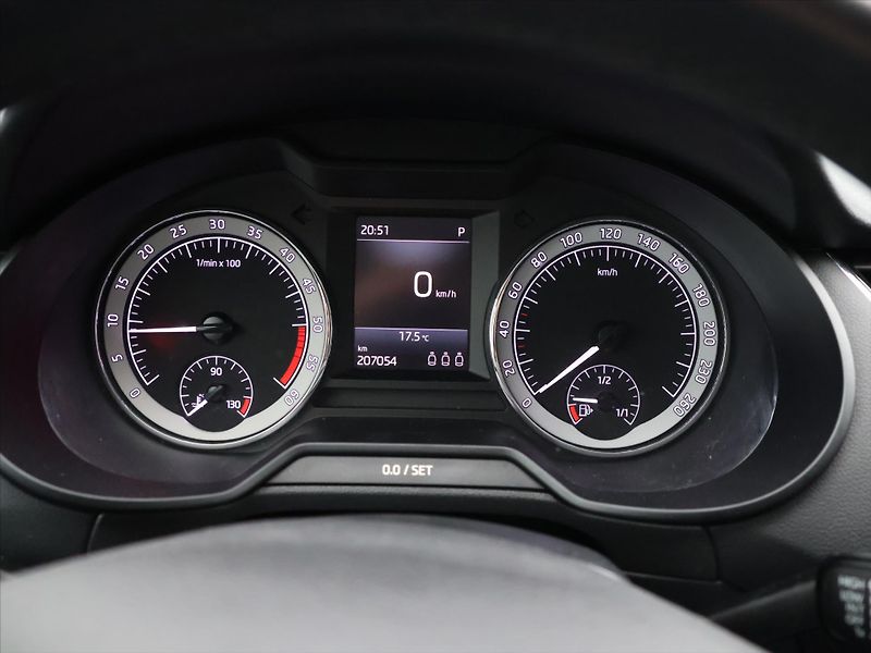 Škoda Octavia 1,6 TDI 85kW DSG Style LED CZ - fotka 12 z 22