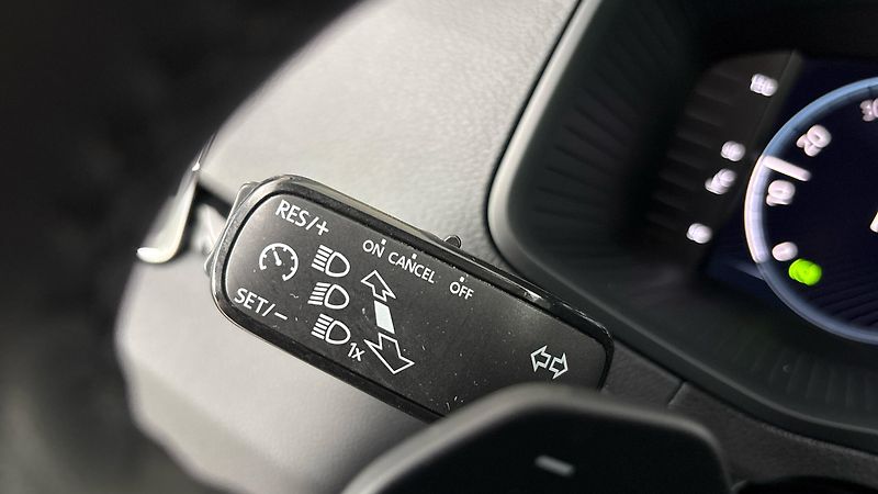 Škoda Karoq 1.5 TSI DSG Style - fotka 14 z 29