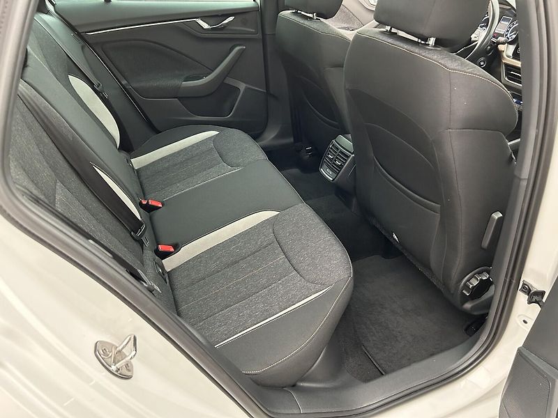 Škoda Scala 1.5 TSI Style - fotka 23 z 27