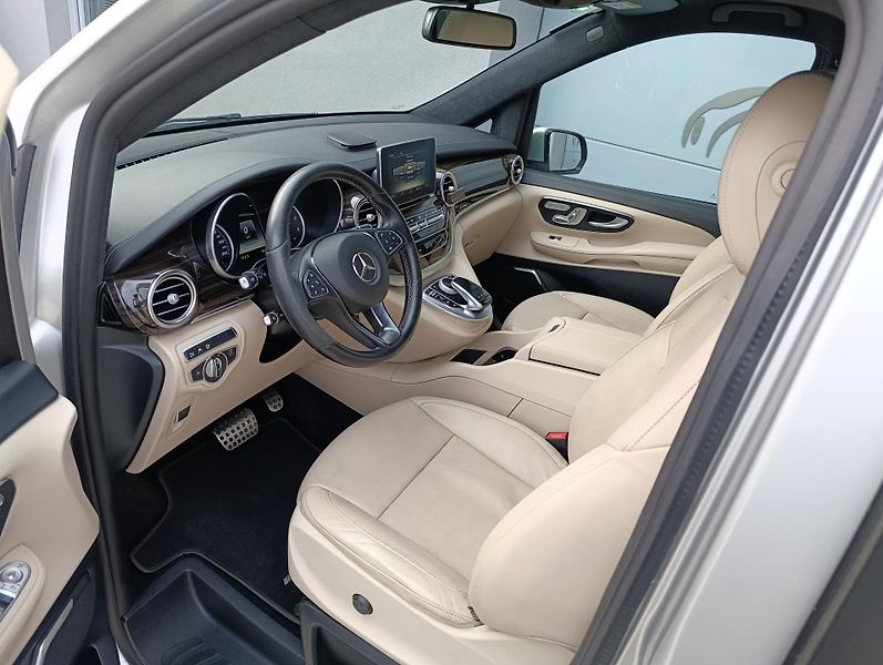Mercedes-Benz Třídy V V250d AMG 4M EXCLUSIVE ČR1.MAJ - fotka 8 z 46