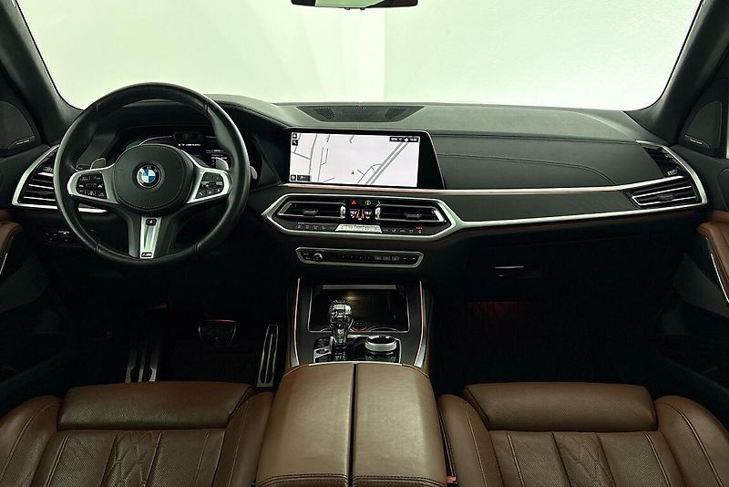 BMW X7 M50i - fotka 19 z 31