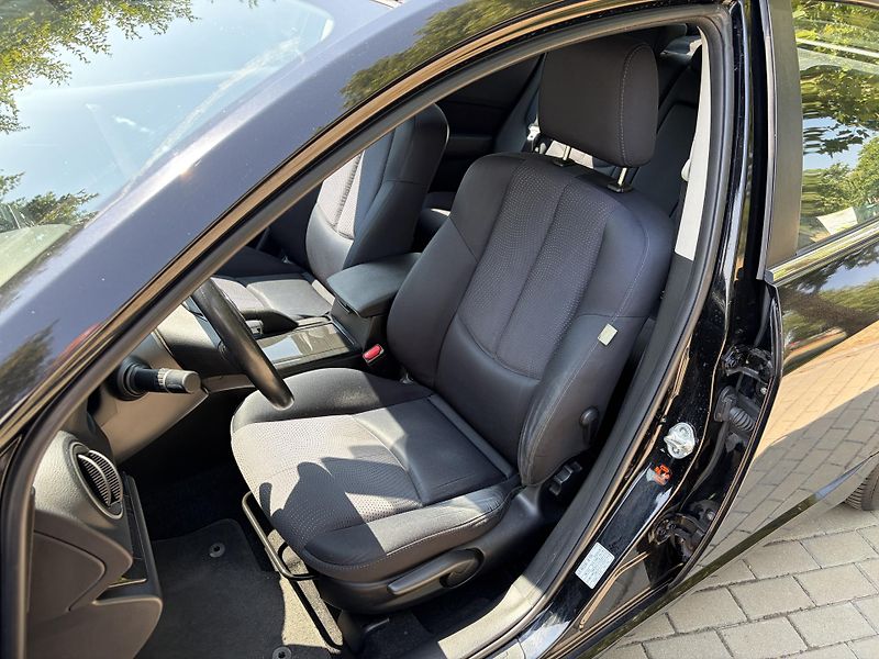 Mazda 6 1.8 Sport TE - fotka 19 z 30