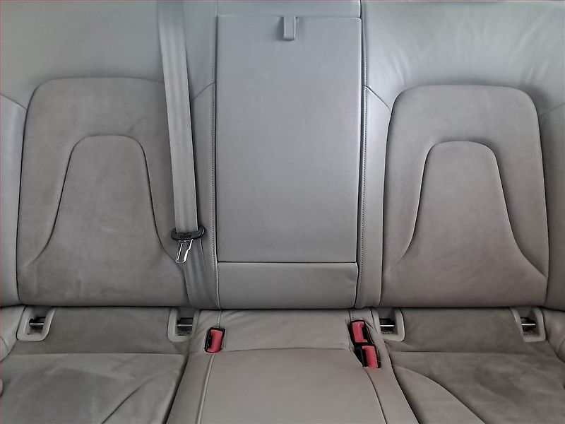 Audi A4 (2008) 2.0 TDI, Xenony, Tempomat - fotka 10 z 17