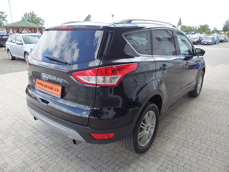 Ford Kuga 2.0 TDCI 103 kW NAVIGACE - fotka 4 z 18