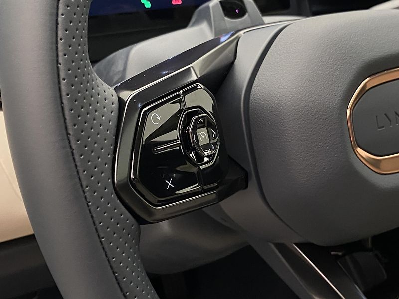 Lynk & Co 08 (2026) MORE PHEV - fotka 27 z 108