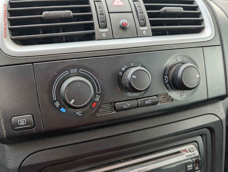 Škoda Roomster (2008) 1.2 12V, ČR, STK8/28 - fotka 12 z 14