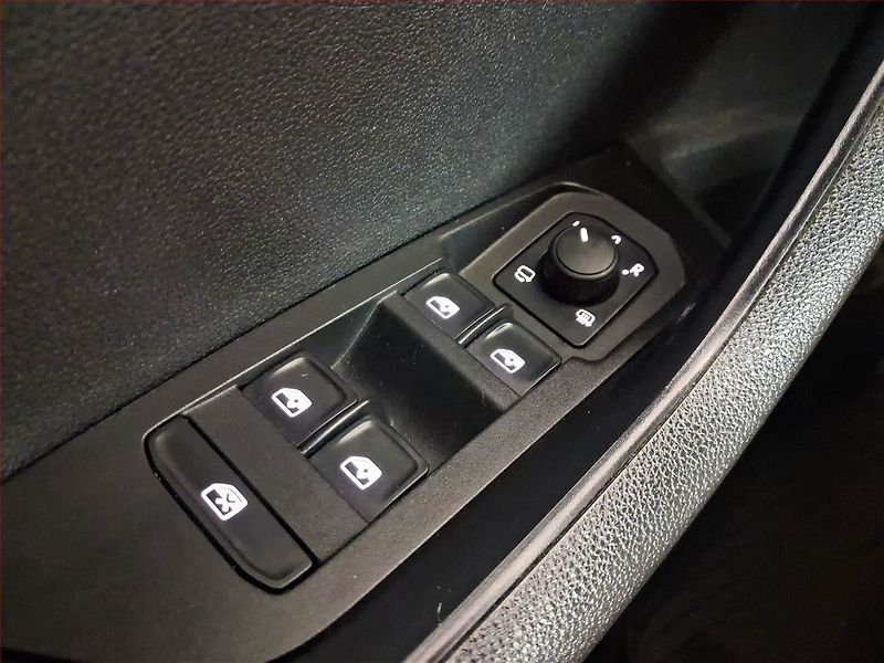 Škoda Karoq (2021) 1.5 TSI - fotka 21 z 21