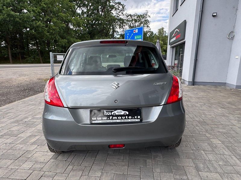 Suzuki Swift (2011) 1.2i - fotka 6 z 28