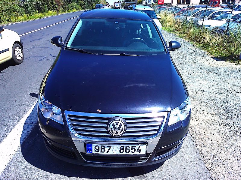 Volkswagen Passat 2.0TDi, 125kW, klima - fotka 8 z 29