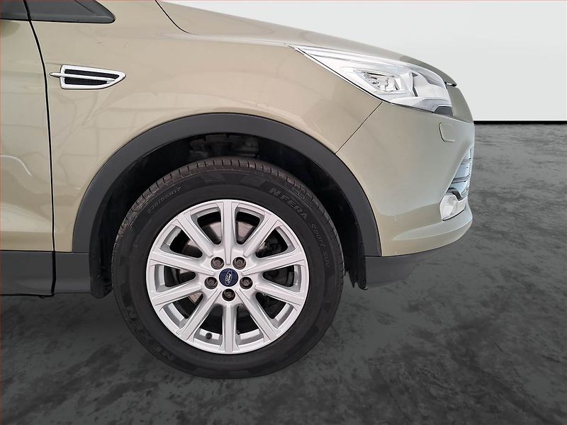 Ford Kuga (2015) 2.0 TDCi, 4X4, Kůže, Navi - fotka 15 z 19