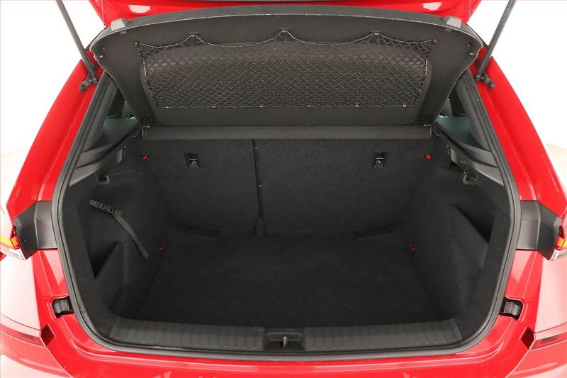 Škoda Kamiq (2025) 1.0 TSI, Monte Carlo - fotka 11 z 17